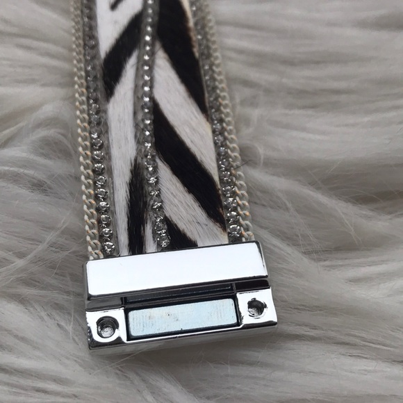 Cowhide magnetic Bracelet - Picture 5 of 8